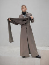 Langer Blazer mit Schal